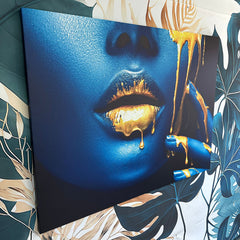 Tablou canvas senzual gold blue digger albastru si auriu cu negru chip femeie buze suave design modern living birou fabricat in romania