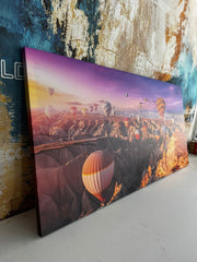 Tablou canvas peisaj Cappadocia Turcia canion plin de baloane cu aer cald la apusul soarelui
