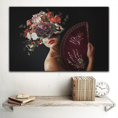 Tablou canvas femeie cu flori colorate in cap si cu evantai chinezesc