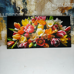 Tablou canvas buchet de lalele multicolore in lumina naturala