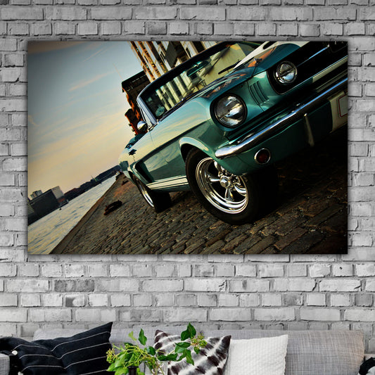 Tablou canvas Ford Mustang cabrio intr-un peisaj maritim