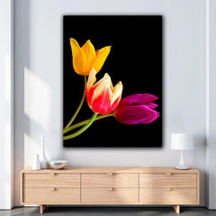 Tablou canvas lalele galben mov si rosu cu alb buchet in lumina naturala