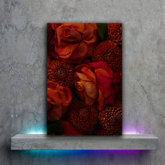 Tablou canvas flori rosii portocalii intunecate frunze de trandafir tonuri inchise