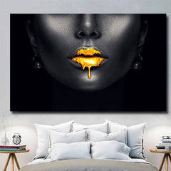 Tablou canvas femeie cu buze aurii BLACK AND GOLD PAINTING