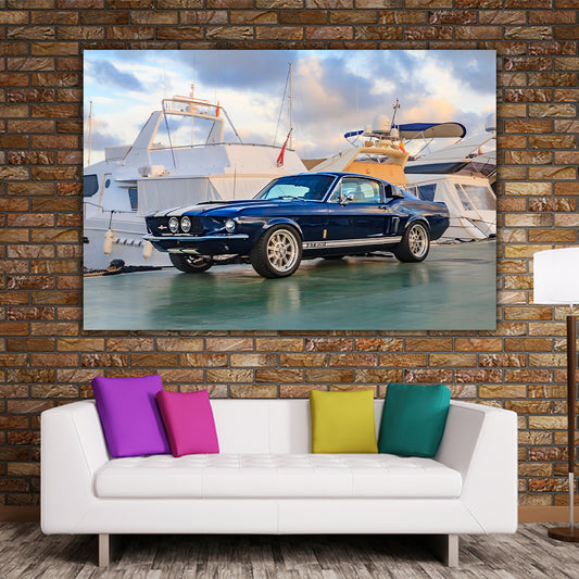 Tablou canvas cu masini Ford Mustang albastru cu dungi albe in port