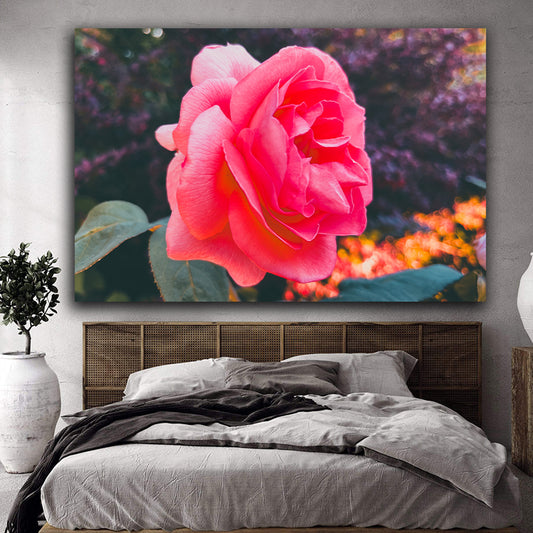 Tablou canvas trandafir roz in gradina inflorinta